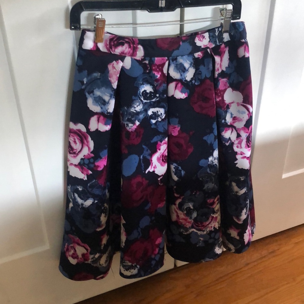 Gorgeous Aqua brand floral pleated skirt